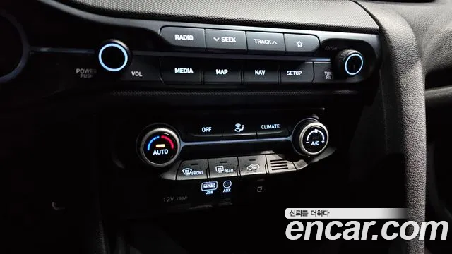 Hyundai Veloster 2019 — фото 17