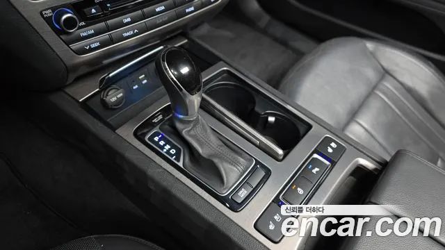 Hyundai Genesis 2015 — фото 9