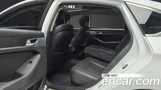 Hyundai Genesis 2015 — фото 12