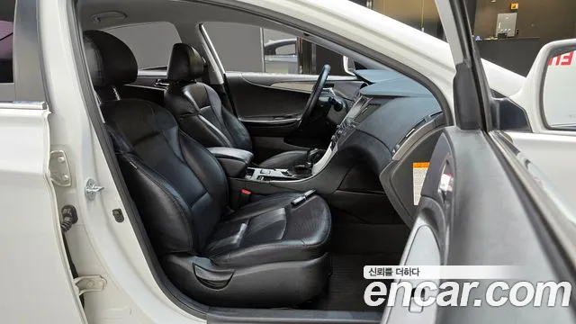 Hyundai Sonata 2014 — фото 10