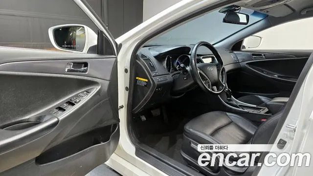 Hyundai Sonata 2014 — фото 11