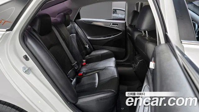 Hyundai Sonata 2014 — фото 12
