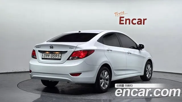 Hyundai Accent 2017 — фото 1