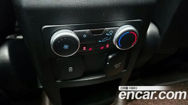 Ford Explorer 2020 — фото 17