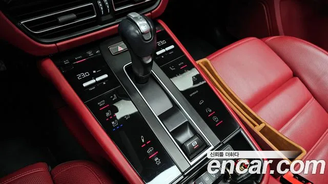 Porsche Macan 2023 — фото 9