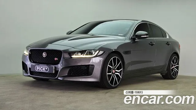 Jaguar XE 2016 — фото 1