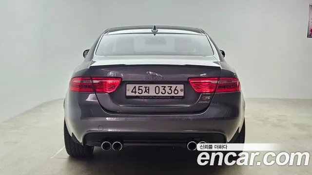 Jaguar XE 2016 — фото 4
