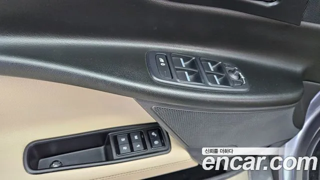 Jaguar XE 2016 — фото 16