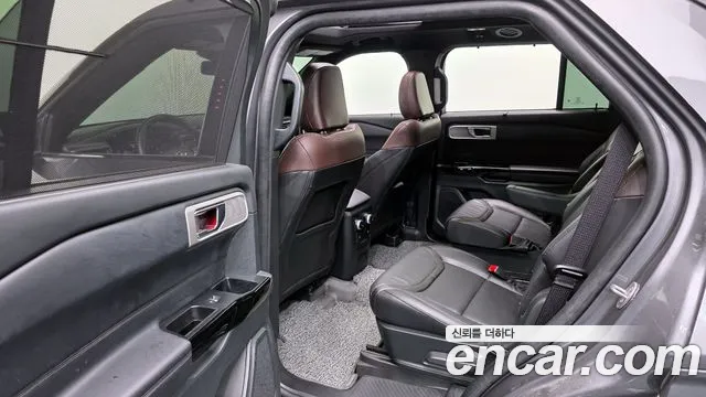 Ford Explorer 2023 — фото 12