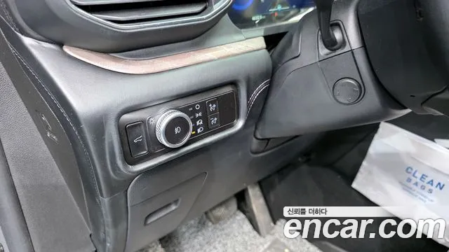 Ford Explorer 2023 — фото 16