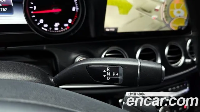Mercedes-Benz E-Class 2018 — фото 9