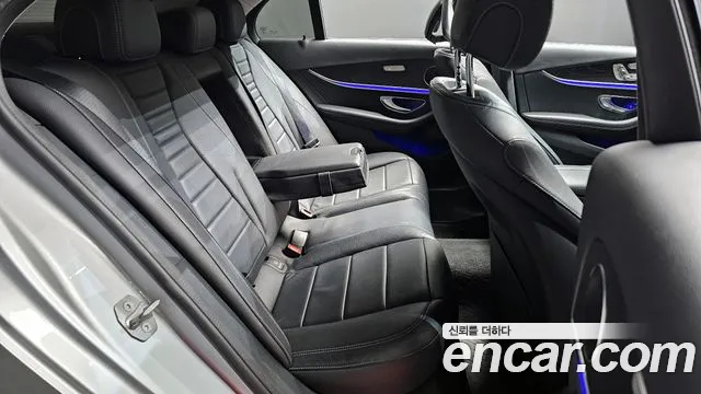 Mercedes-Benz E-Class 2018 — фото 12
