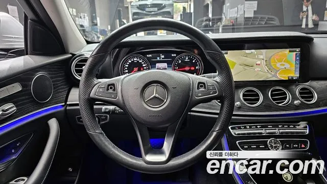 Mercedes-Benz E-Class 2018 — фото 14