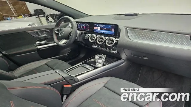 Mercedes-Benz GLA-Class 2025 — фото 11