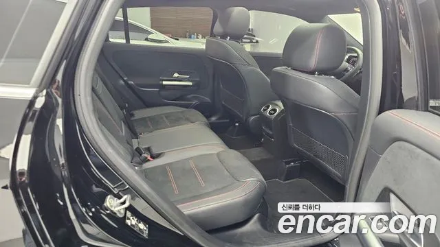 Mercedes-Benz GLA-Class 2025 — фото 14