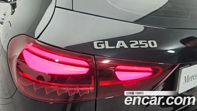 Mercedes-Benz GLA-Class 2025 — фото 18