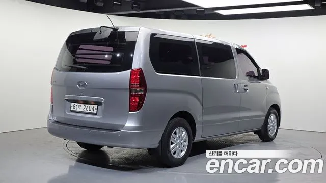 Hyundai Starex 2019 — фото 2