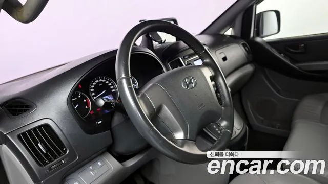 Hyundai Starex 2019 — фото 17
