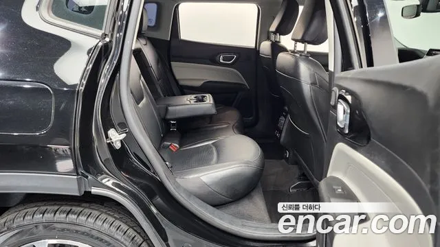 Jeep Compass 2022 — фото 12