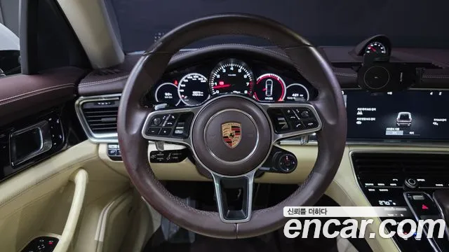 Porsche Panamera 2017 — фото 13
