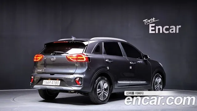 Kia Niro 2021 — фото 2