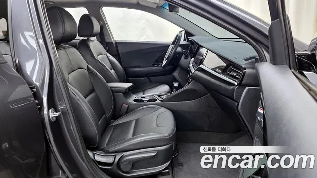 Kia Niro 2021 — фото 11