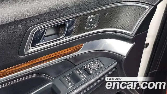 Ford Explorer 2018 — фото 19