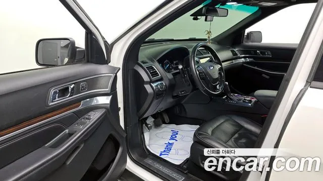 Ford Explorer 2016 — фото 10
