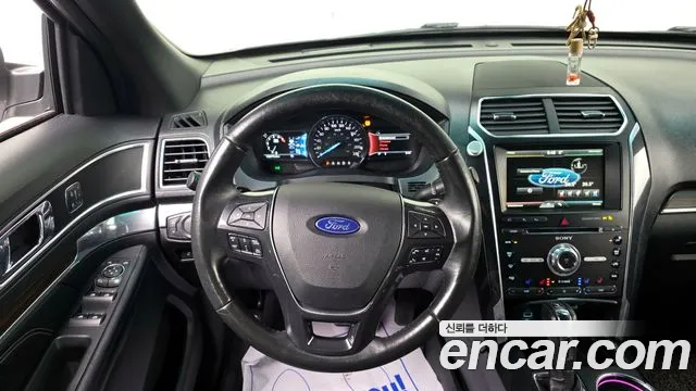Ford Explorer 2016 — фото 14