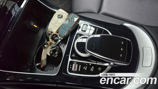 Mercedes-Benz C-Class 2020 — фото 17