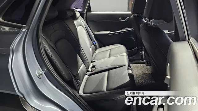 Hyundai Kona 2018 — фото 12