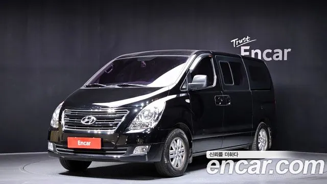 Hyundai Starex 2017 — фото 1