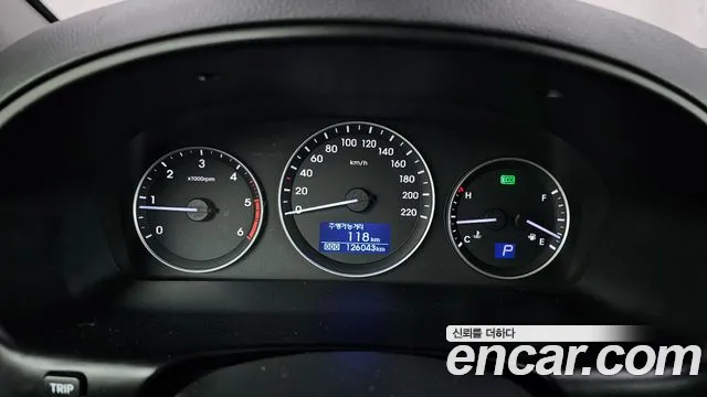 Hyundai Starex 2017 — фото 8