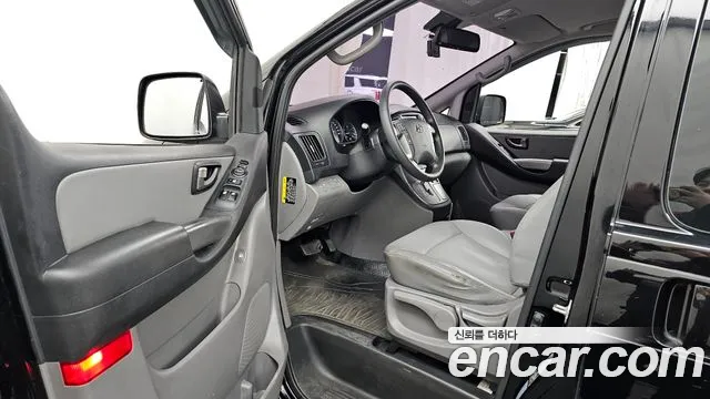 Hyundai Starex 2017 — фото 10