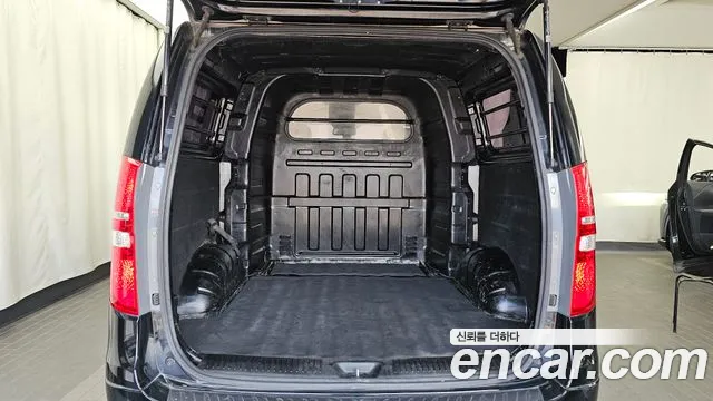 Hyundai Starex 2017 — фото 20