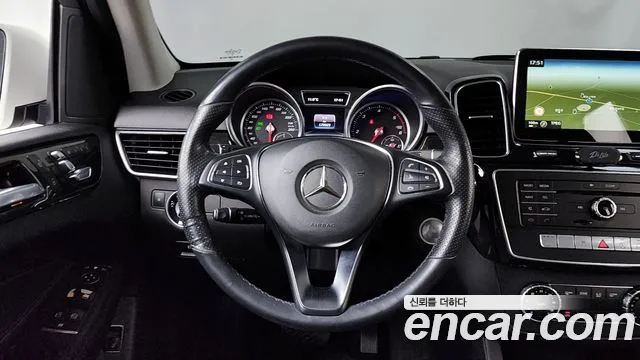Mercedes-Benz GLE-Class 2016 — фото 13
