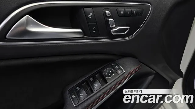 Mercedes-Benz A-Class 2018 — фото 12
