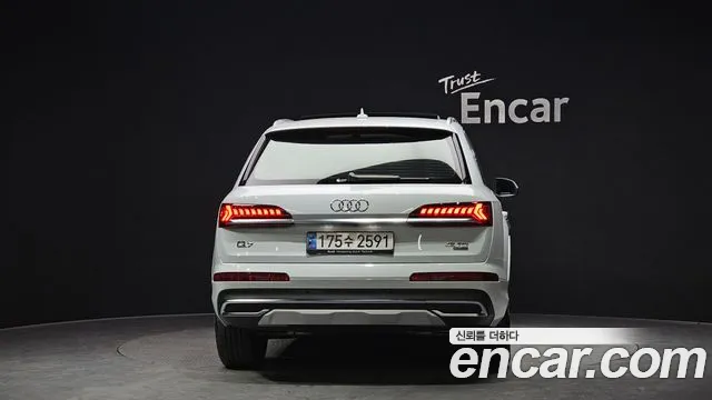 Audi Q7 2021 — фото 4