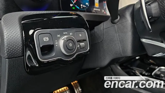 Mercedes-Benz A-Class 2023 — фото 14