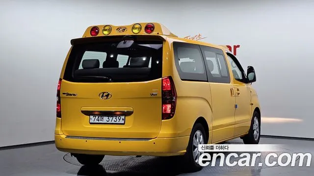 Hyundai Starex 2019 — фото 2