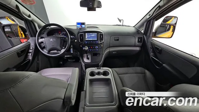 Hyundai Starex 2019 — фото 7