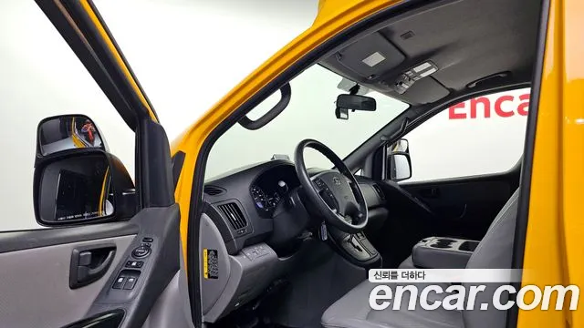 Hyundai Starex 2019 — фото 11
