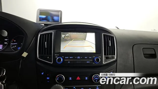 Hyundai Starex 2019 — фото 17