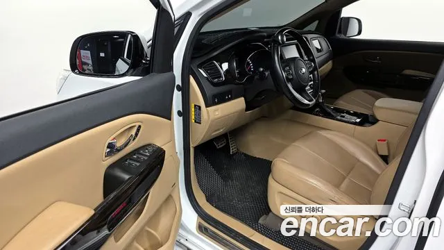 Kia Canival 2019 — фото 10