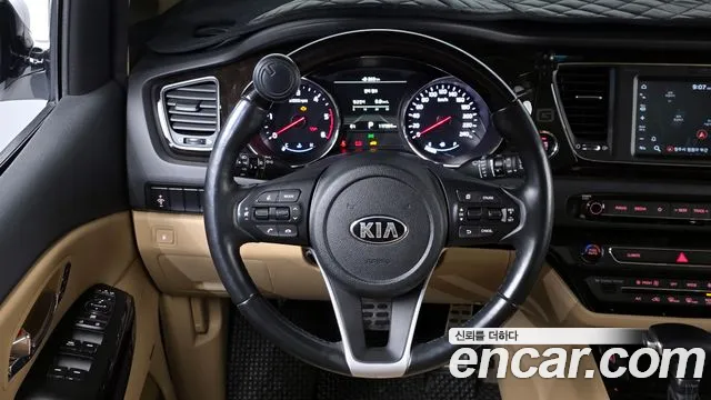 Kia Canival 2019 — фото 15