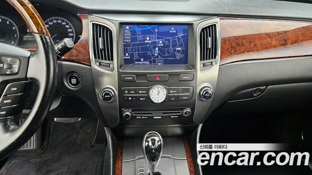 Hyundai Equus 2010 — фото 14
