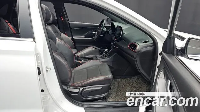 Hyundai i30 2017 — фото 11