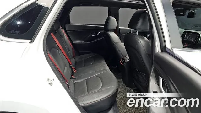 Hyundai i30 2017 — фото 12