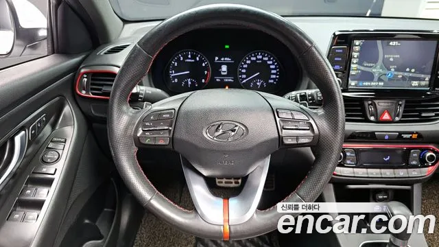 Hyundai i30 2017 — фото 13
