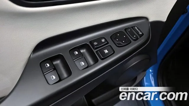 Hyundai Kona 2023 — фото 11